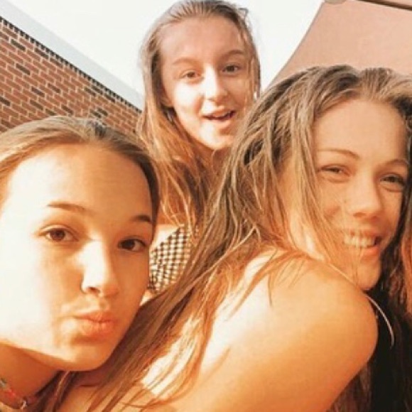 Meet your Posher, Pia - Picture 1 of 1